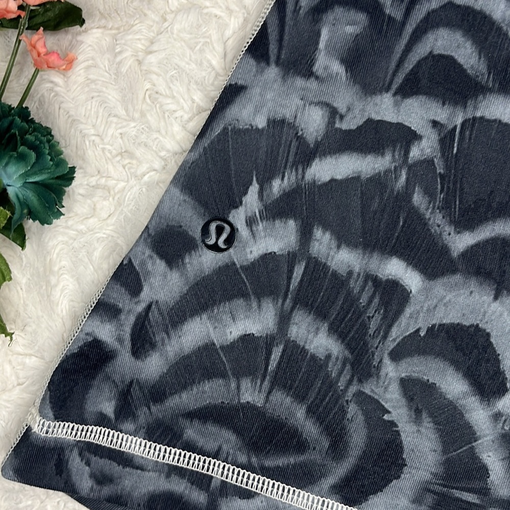 Lululemon Tank - Picture 4 of 5